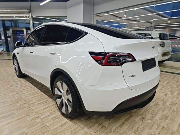 Model Y 2022 Facelift RWD photo 4