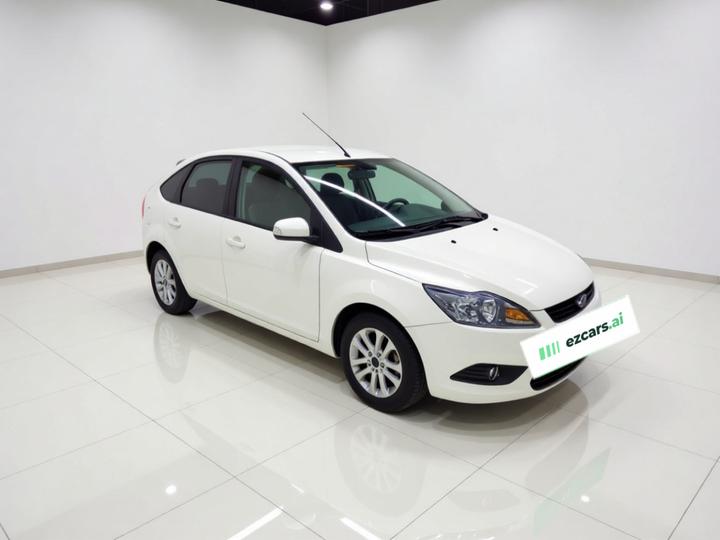 Focus 2013 Hatchback Classic 1.8L MT photo 3