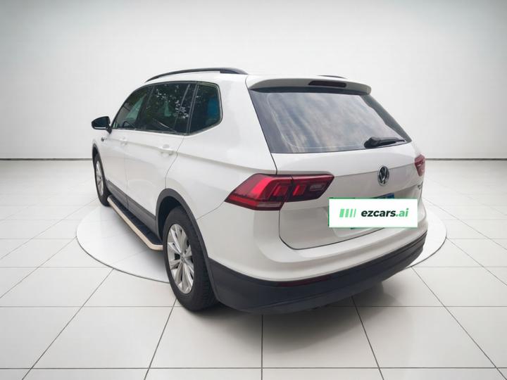Tiguan L 2017 330TSI AT RWD photo 4