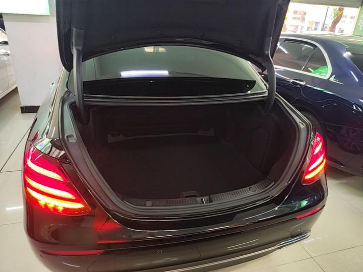 E-Class 2018 Facelift E 300 L Luxury photo 8