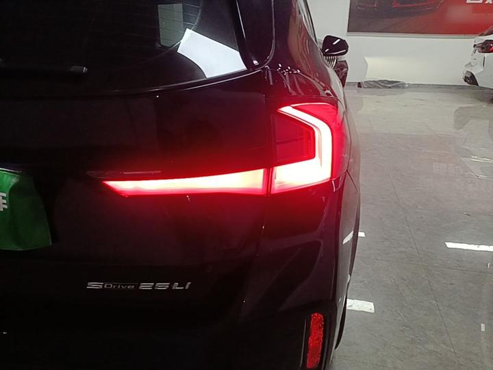 X1 2023 sDrive25Li M Sport Package photo 7
