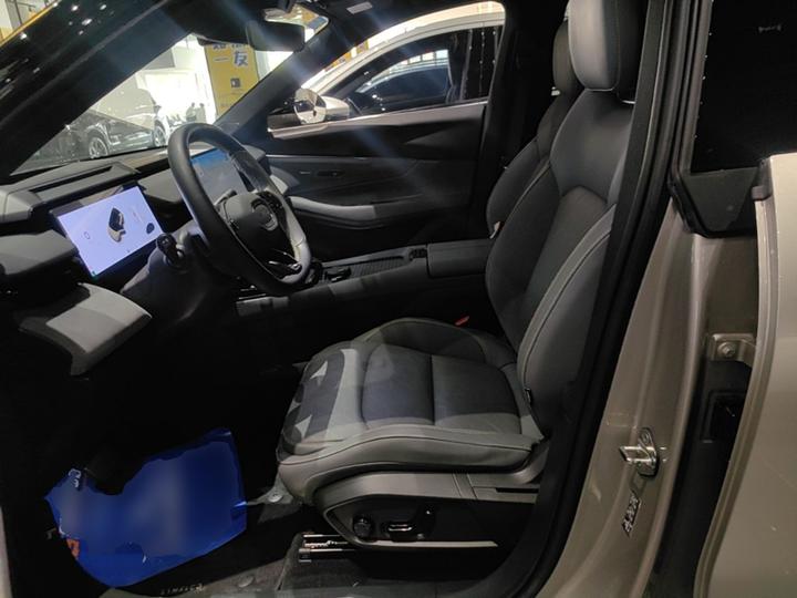 08 EM-P 2023 220km AWD Performance Halo photo 6