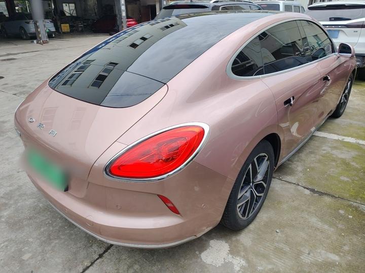 2022 555km Premium photo 4