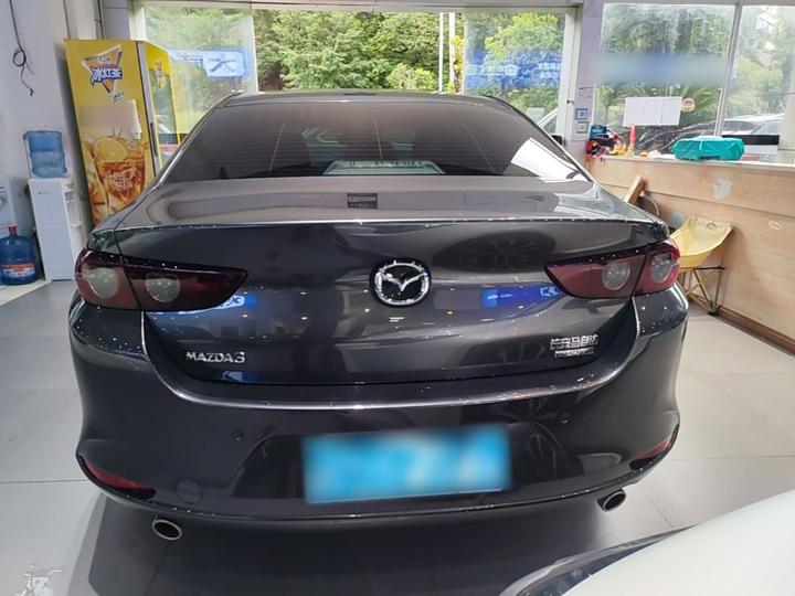 3 Axela 2023 2.0L AT photo 5