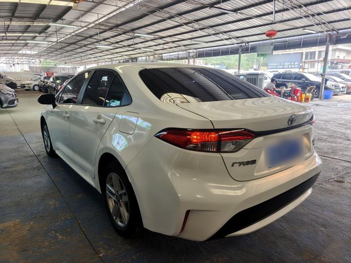 Levin 2022 185T CVT Luxury photo 4