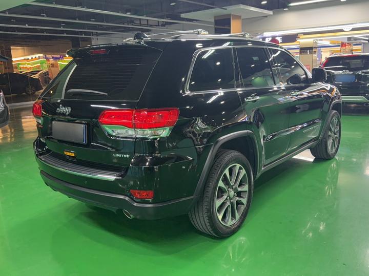 Grand Cherokee Imported 2017 3.0L Elite photo 4