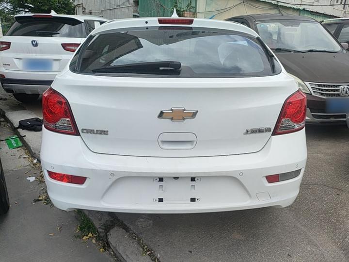 2013 Hatchback 1.6L AT Luxury photo 3