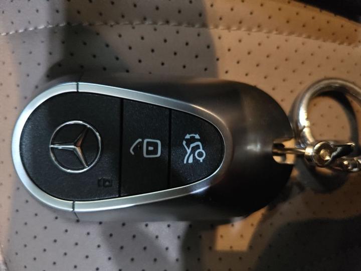 EQE SUV 2024 500 4MATIC photo 8