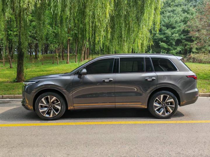 Li Auto ONE 2021 EREV 6-Seater photo 3