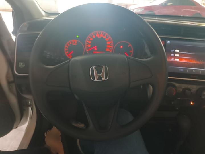 2015 1.5L CVT Comfort photo 6