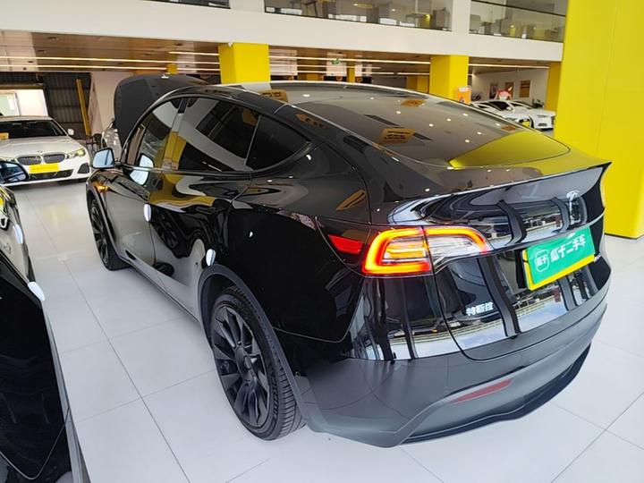Model Y 2023 RWD photo 4