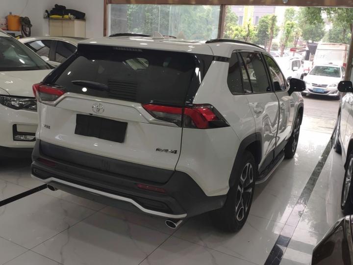RAV4 2020 2.0L CVT RWD Premium photo 6