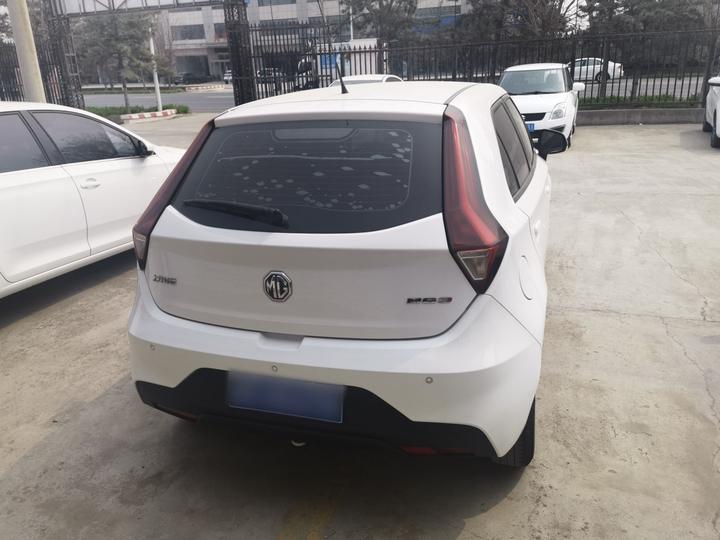 3 2017 1.5L AT Connected Elite photo 4