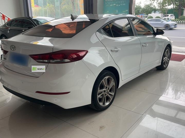 Elantra 2016 1.6L AT Smart Elite photo 4