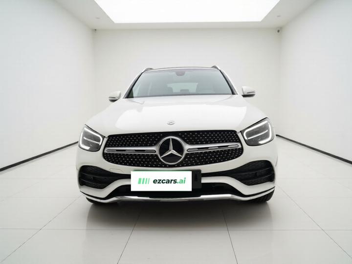 GLC 2022 Facelift GLC 260 L 4MATIC Luxury photo 2