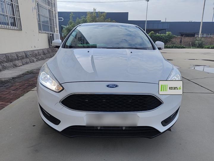 Focus 2017 Hatchback 1.6L AT Comfort photo 2