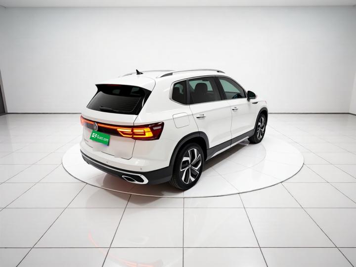 Tharu 2024 300TSI RWD photo 4