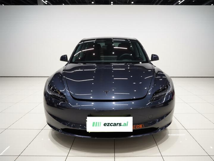 Model 3 2023 RWD photo 2
