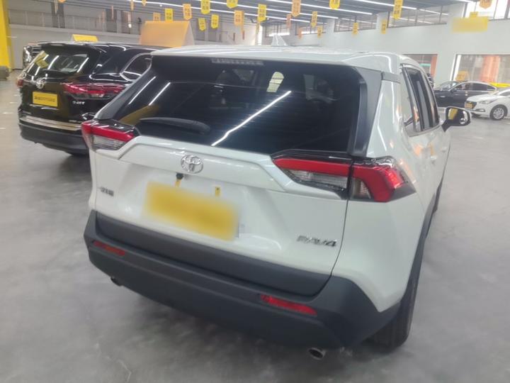 RAV4 2024 2.0L CVT RWD photo 4