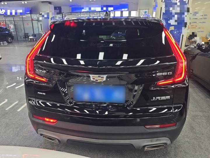 XT4 2018 28T AWD Platinum photo 3