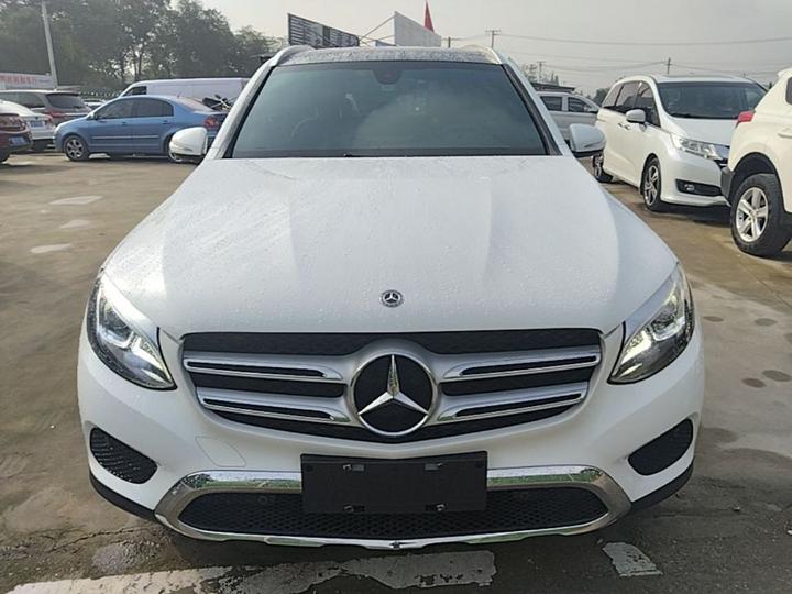 GLC 2017 GLC 200 4MATIC photo 2