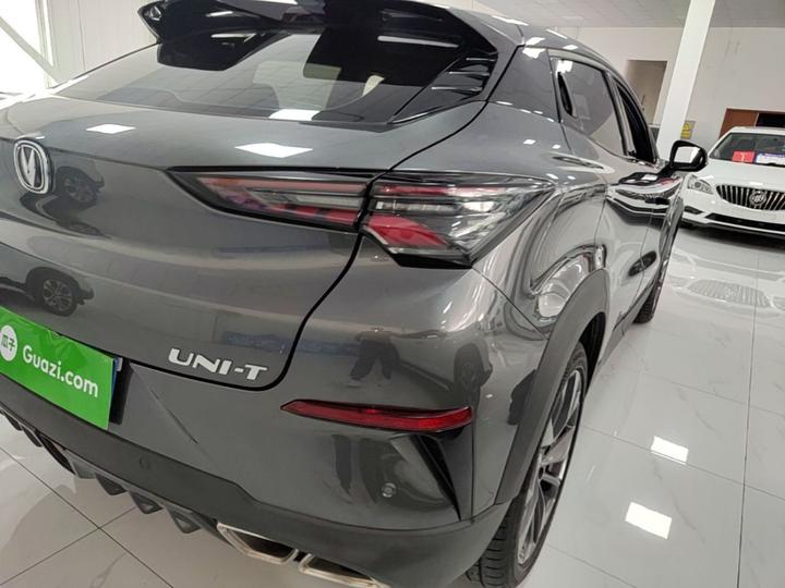 UNI-T 2020 1.5T Premium photo 7