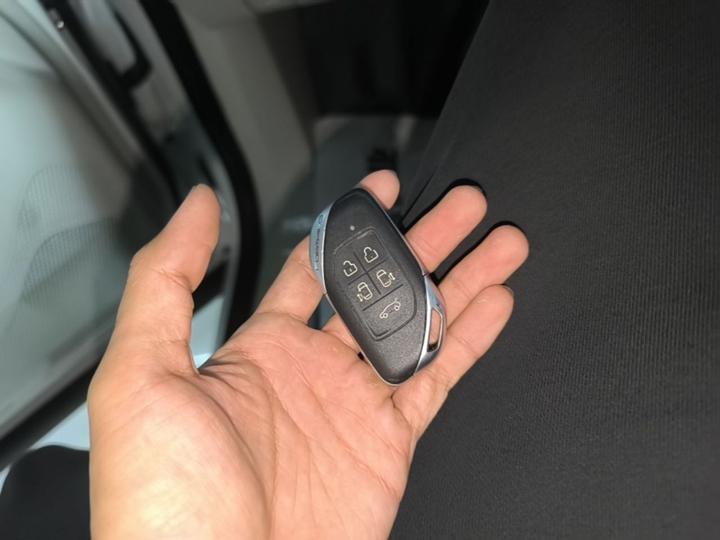 V9 2024 1.5TD 200km Premium photo 8