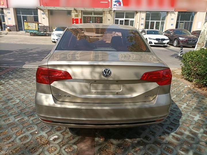 Bora 2016 1.6L AT Comfort photo 3