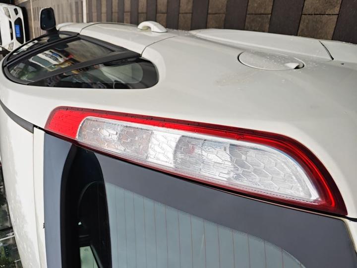 Focus 2013 Hatchback Classic 1.8L MT photo 7