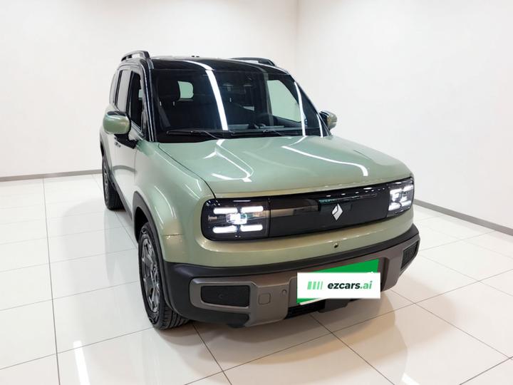 Plus 2025 Smart Premium 5-Seater photo 3