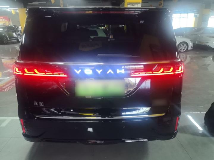 Voyah Dreamer 2025 PHEV AWD Premium photo 5