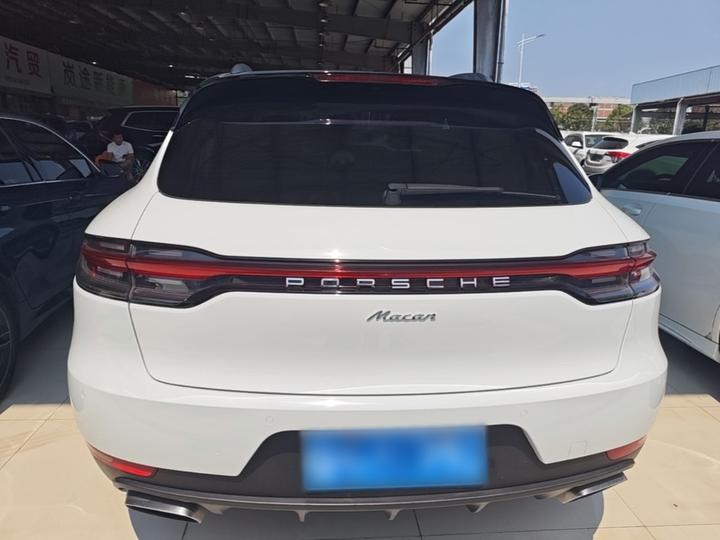 2018 Macan 2.0T photo 3