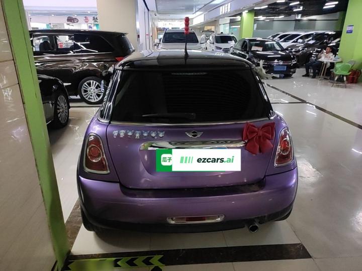2011 1.6L ONE photo 3