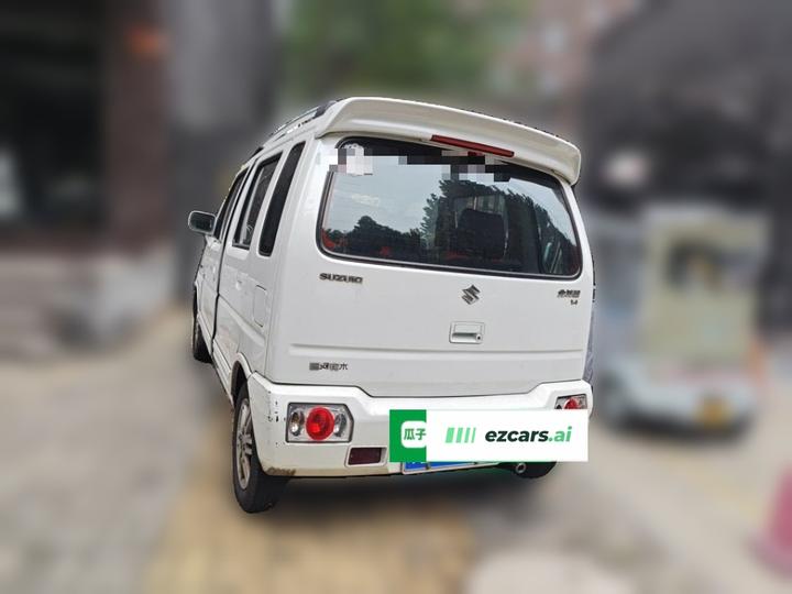 2013 Upgraded 1.4L MT Standard 1 photo 4