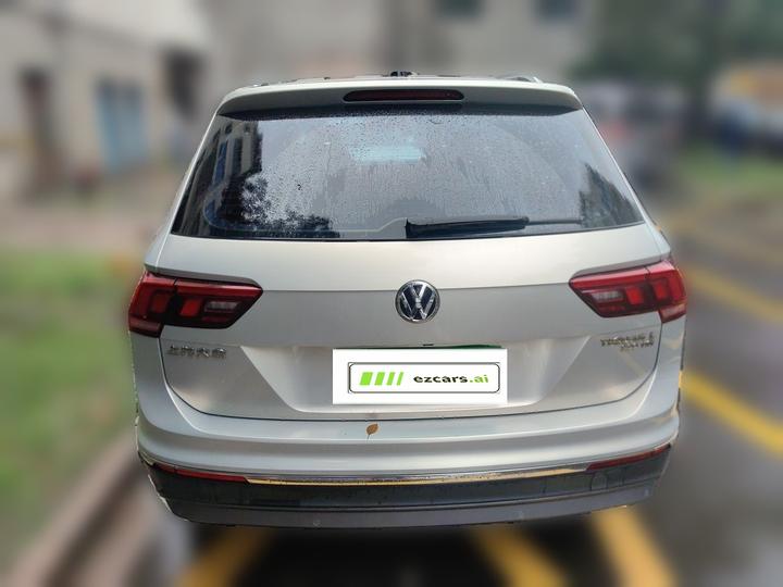 Tiguan L 2017 330TSI AT RWD Luxury photo 3
