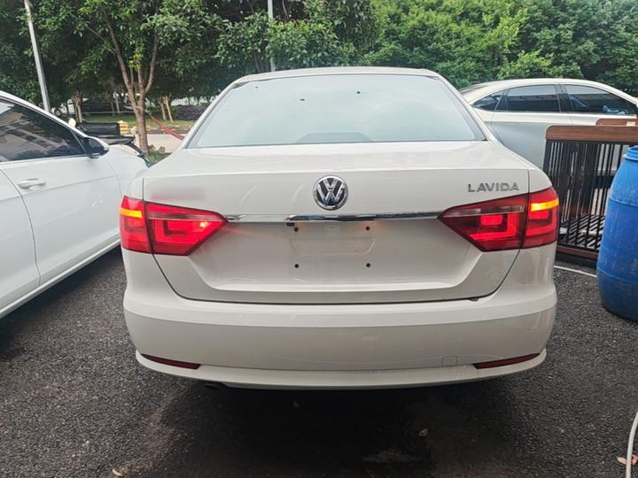 Lavida 2017 1.6L AT Comfort photo 3