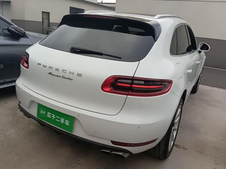 2017 Macan Turbo 3.6T photo 6