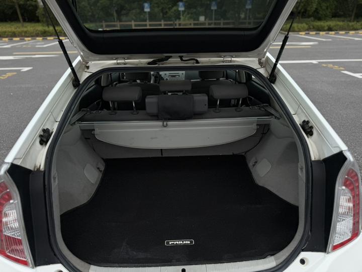 2012 1.8L Standard photo 8