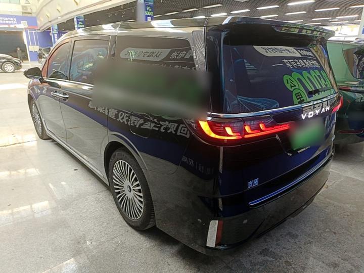 Voyah Dreamer 2025 PHEV AWD Premium photo 4