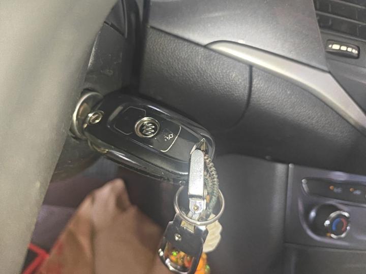 Verano 2016 Hatchback 15S AT Progressive photo 8
