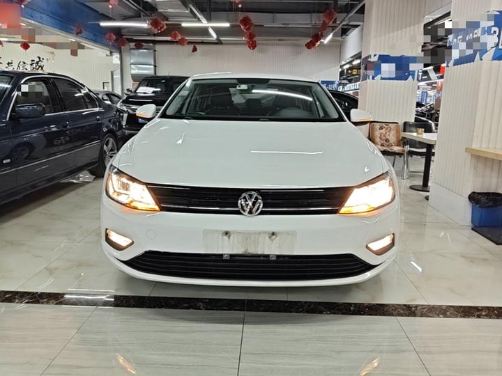 Lamando 2017 230TSI DSG photo 2