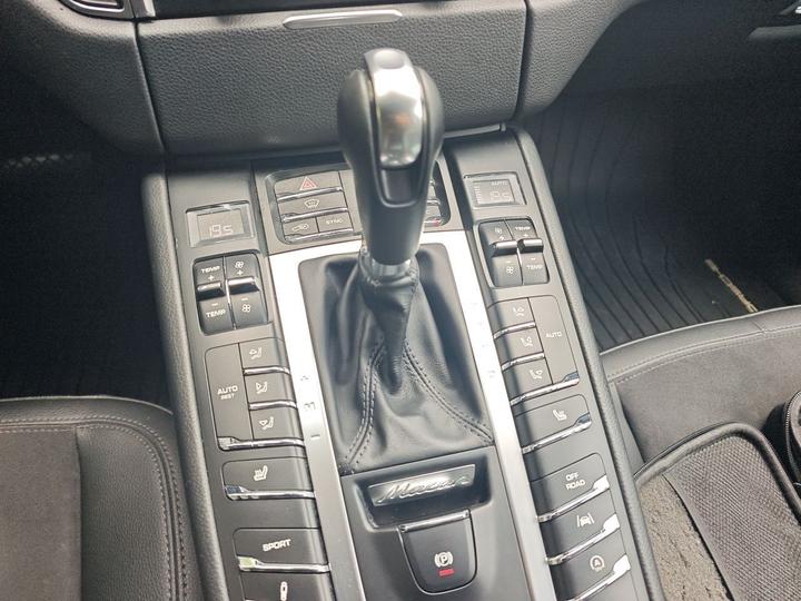 2017 Macan S 3.0T photo 6