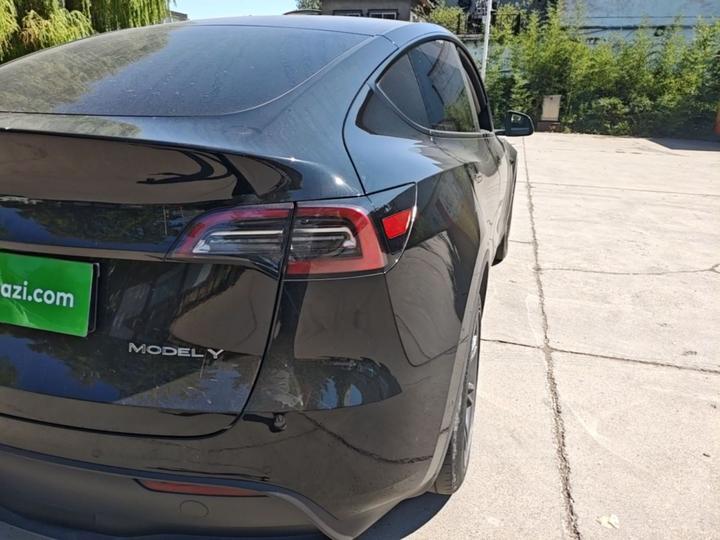 Model Y 2023 RWD photo 7