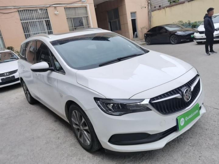 GL6 2021 323T Mild Hybrid Luxury photo 3
