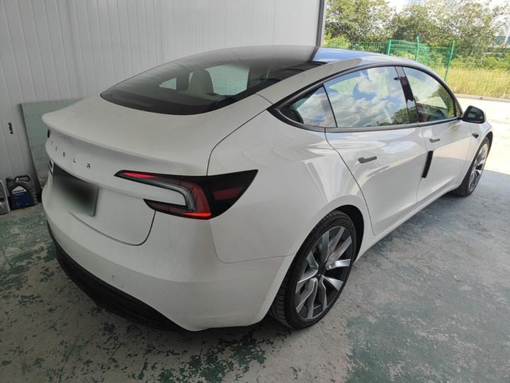 Model 3 2026 RWD photo 4