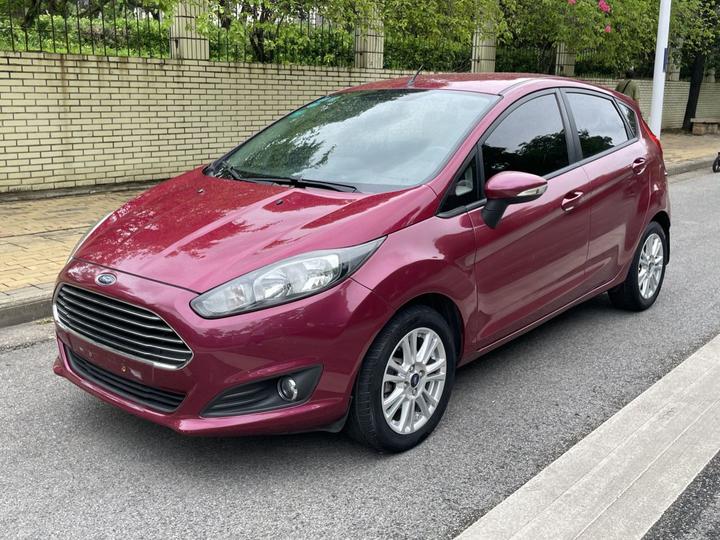 2013 Hatchback 1.5L AT Fashion