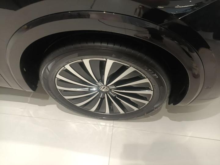 Viloran 2024 380TSI Premium photo 8