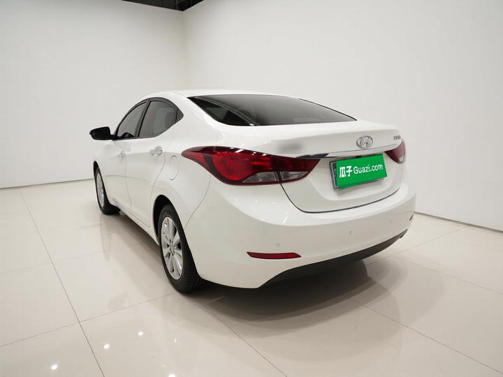 Elantra 2016 1.6L MT Premium photo 4