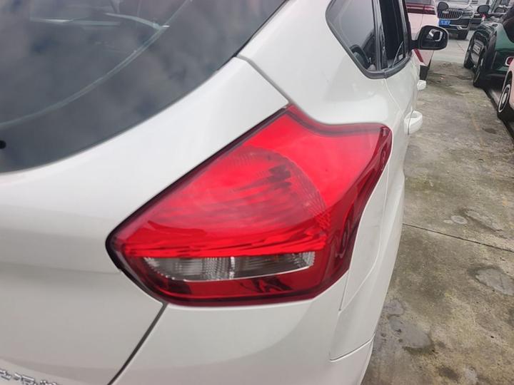 Focus 2015 Hatchback 1.6L AT photo 7