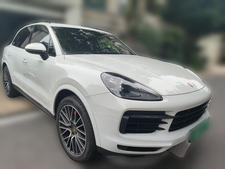 2018 Cayenne 3.0T photo 3